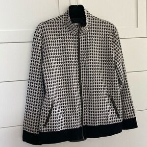 Chico’s travelers sz 2, zip front jacket NWOT